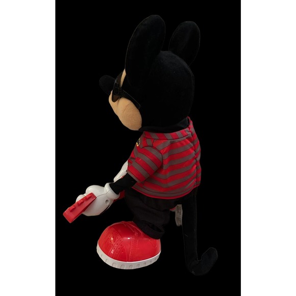 Fisher Price Disney’s Rock Star Mickey Mouse - Picture 10 of 16